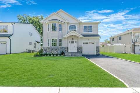 3748b Marilyn Drive, Seaford, NY 11783