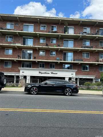 200 Atlantic Avenue, Lynbrook, NY 11563