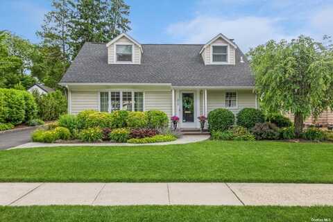 212 Glenmore Street, East Williston, NY 11596