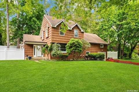 18 Nursery Road, Melville, NY 11747