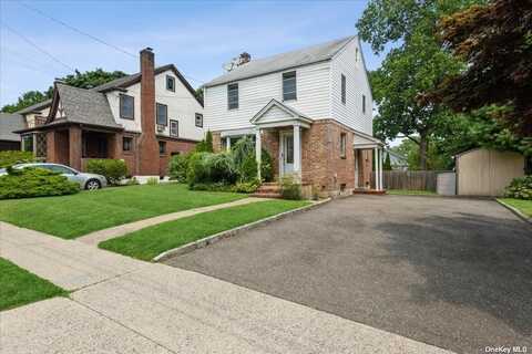 33 Hillview Avenue, Port Washington, NY 11050