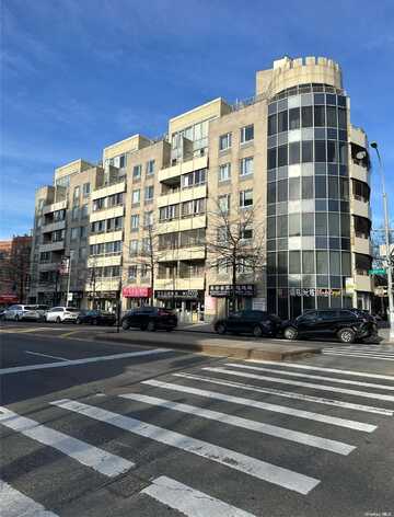 132-03 Sanford Avenue, Flushing, NY 11355