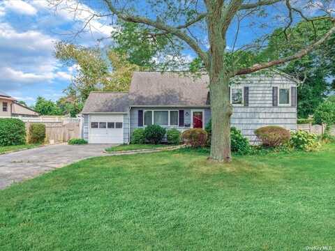 1435 Ackerson Boulevard, Bay Shore, NY 11706