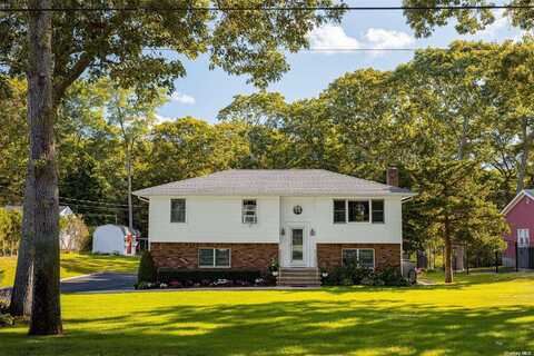 118 Saint Marys Drive, Jamesport, NY 11947