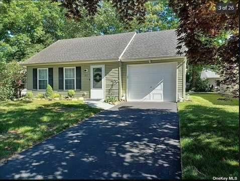 183 Kingston Drive, Ridge, NY 11961