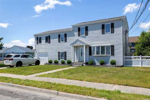 68 W Lido Promenade, Lindenhurst, NY 11757