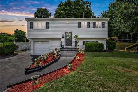 285 N Middletown Road, Nanuet, NY 10954