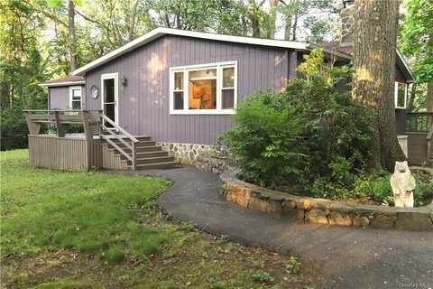 12 Valerie Lane, Cortlandt Manor, NY 10567