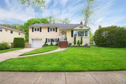 62 Pell Terrace, Garden City, NY 11530