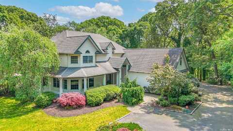 8 Mill River Road, East Setauket, NY 11733