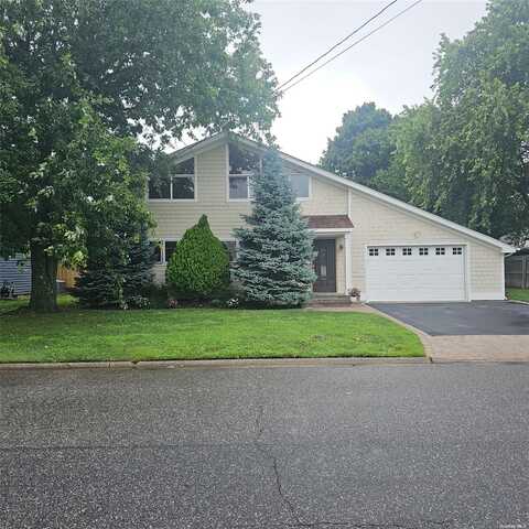 191 Cedar Lane, Babylon, NY 11702