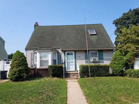 1067 Mirabelle Avenue, Westbury, NY 11590