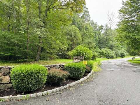 Estate Drive, Pawling, NY 12564