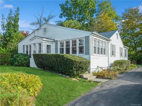 33 Huguenot Road, Carmel, NY 10512