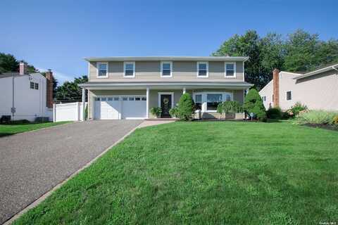 52 Primrose Lane, Kings Park, NY 11754