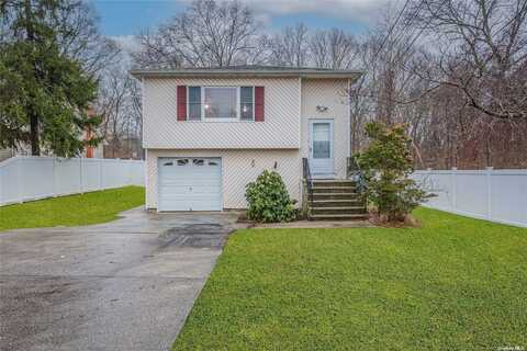 2 Sally Lane, Ridge, NY 11961