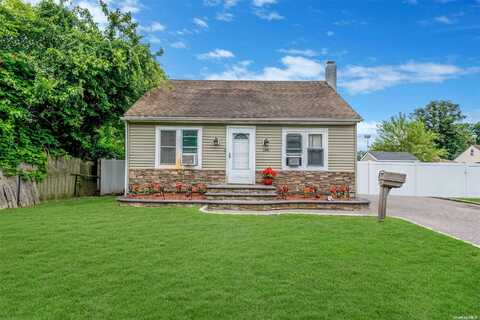 166 Saint Johns Square, Central Islip, NY 11722