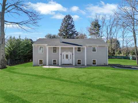 50 Richie Court, Saint James, NY 11780