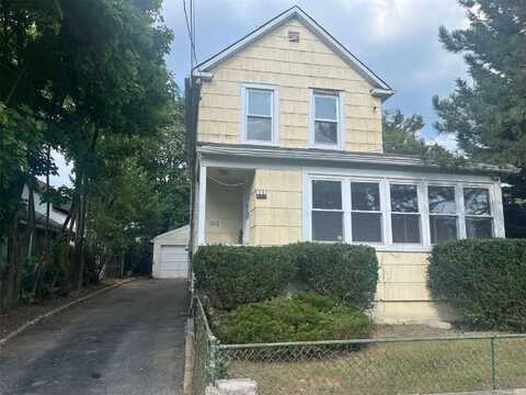 242 Fair Oaks Place, Cedarhurst, NY 11516