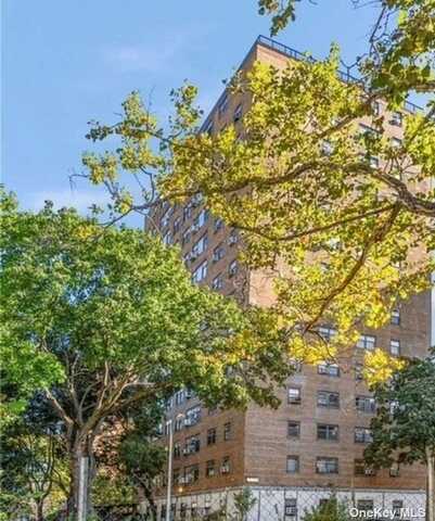 21-15 34th Avenue, Astoria, NY 11106