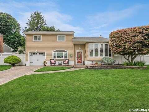 267 N Kentucky Avenue, Massapequa, NY 11758