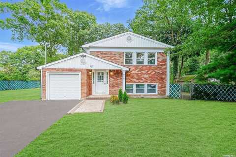 418 Auborn Avenue, Shirley, NY 11967