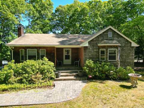 600 Water Mill Towd Road, Southampton, NY 11968