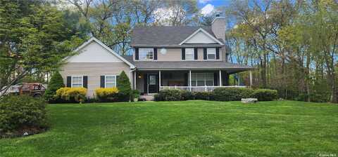 7 Sander Court, Middle Island, NY 11953