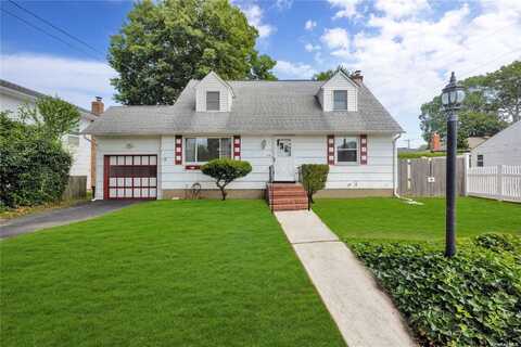 179 Garfield Street, Massapequa Park, NY 11762