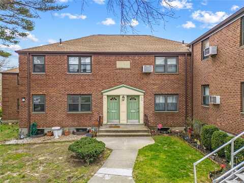 57-11 246th Crescent, Douglaston, NY 11362