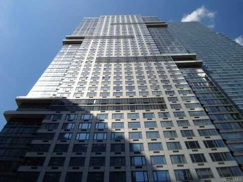 635 W 42nd Street, New York, NY 10036