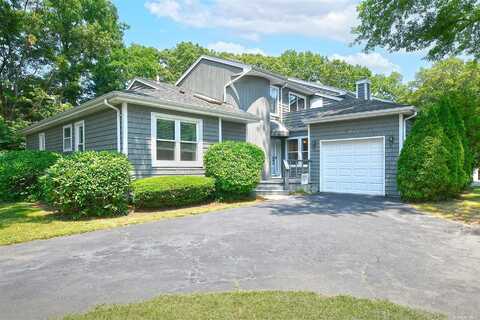 37 Madder Lake Circle, Commack, NY 11725