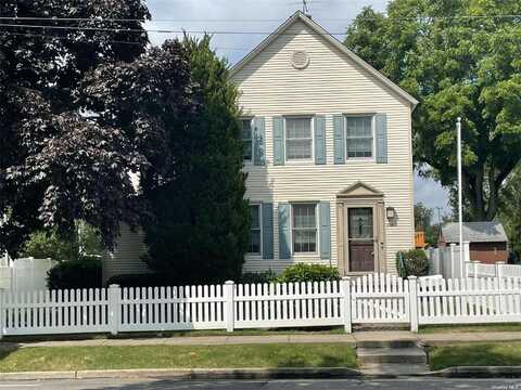 203 New York Avenue, Lindenhurst, NY 11757