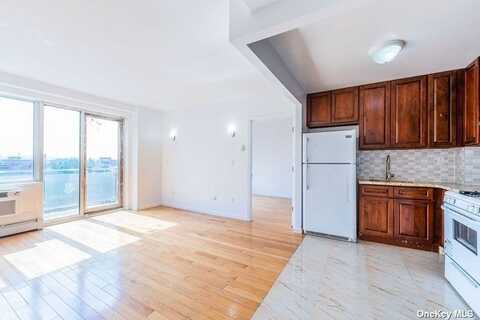 136-21 Latimer Place, Flushing, NY 11354