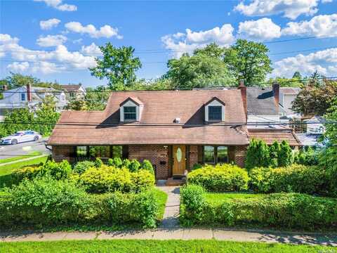 75 Beverly Drive, Albertson, NY 11507