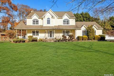 2 Bluegrass Court, Aquebogue, NY 11931