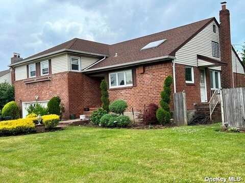 827 Eastfield Road, Westbury, NY 11590