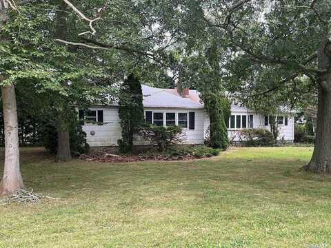 18250 County Road 48, Cutchogue, NY 11935