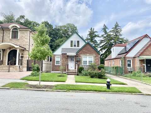 69-66 183rd Street, Fresh Meadows, NY 11365