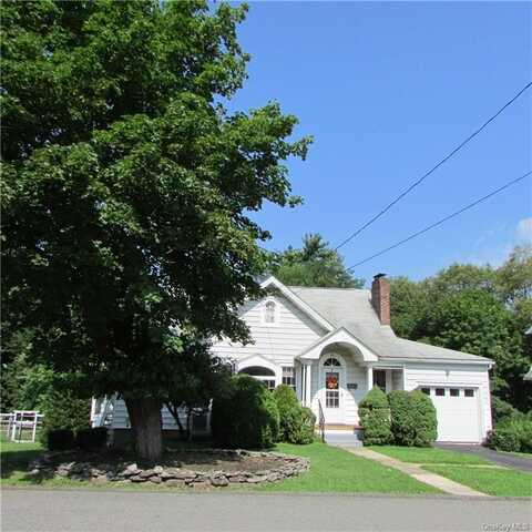 88 Weeks Avenue, Cornwall On Hudson, NY 12520