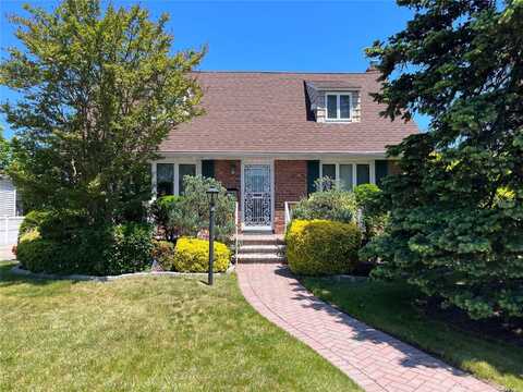 96 Carolyn Avenue, Valley Stream, NY 11580