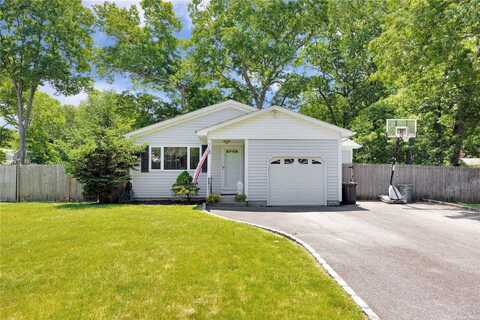 2 Loretta Court, Centereach, NY 11720