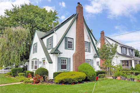 90 Parsons Drive, Hempstead, NY 11550