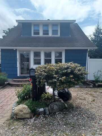 39 E 14th Street, Huntington Station, NY 11746