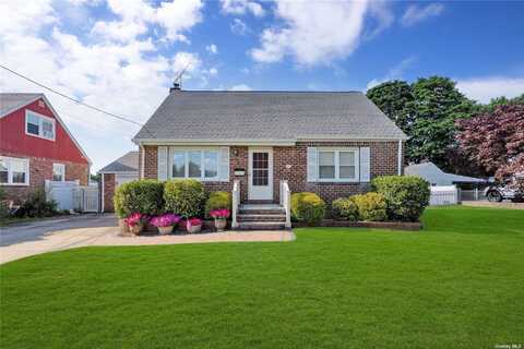 125 Chicago Avenue, Massapequa, NY 11758