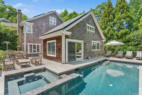 5 Lauras Lane, East Hampton, NY 11937