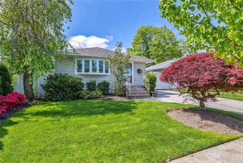 206 N Maple Street, Massapequa, NY 11758