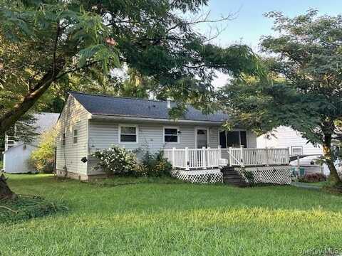 3 Van Wyck Drive, Poughkeepsie, NY 12601