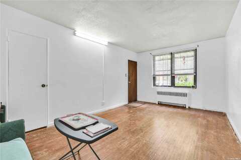 69-92 136th Street, Flushing, NY 11367