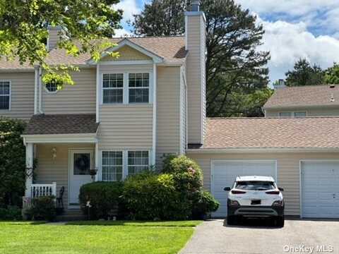 9 Taylor Commons, Yaphank, NY 11980